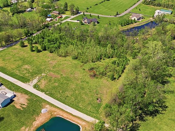 4th image of 11 Butcher Creek Dr