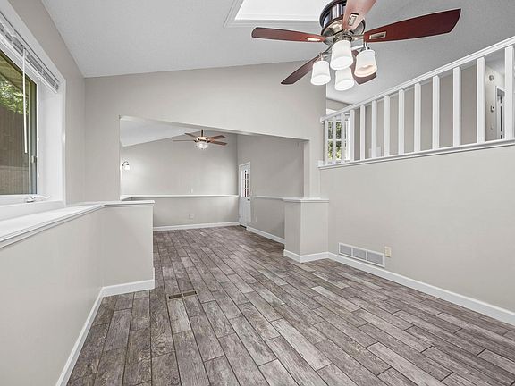 5th image of 3633 Windtree Dr