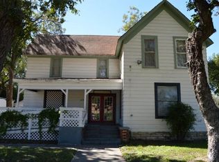 105 S Avenue J, Clifton, TX 76634