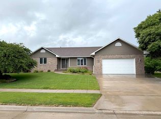 4904 Linden Drive Pl, Kearney, NE 68847