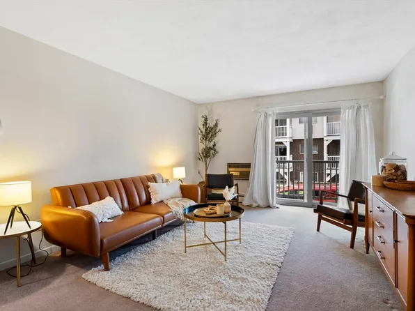 205 Independence Ave Unit 222, Quincy, MA 02169