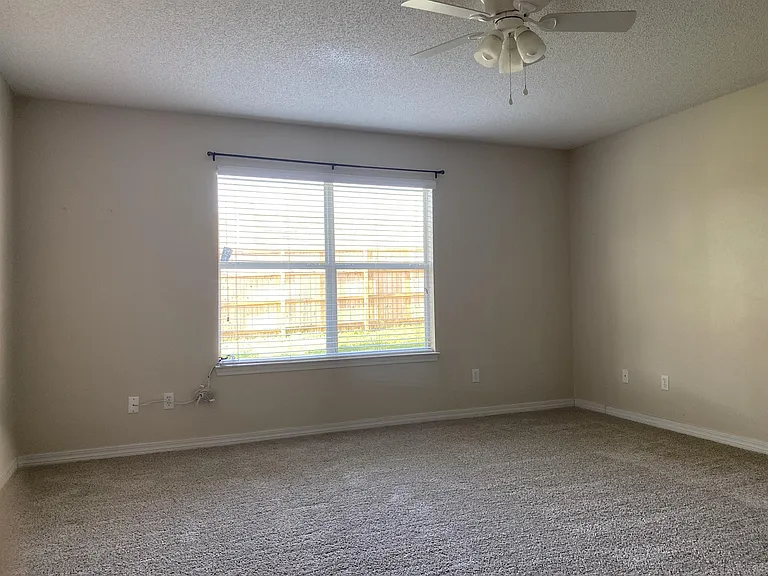 353 Peggy Dr — Photo 13