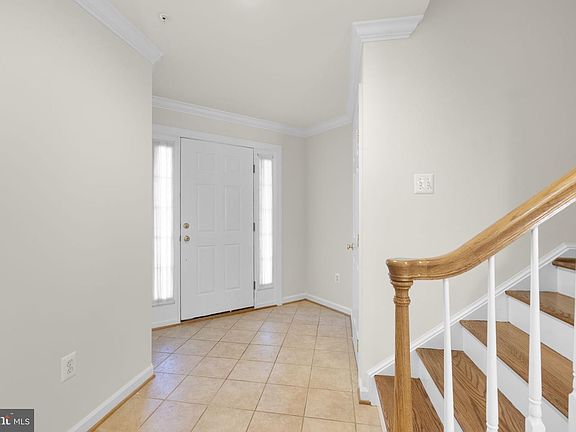 4th image of 10 Rockingham Ct