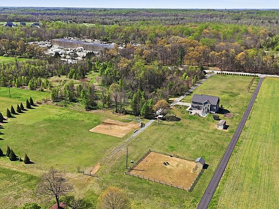 3rd image of 3177 Patuxent River Rd