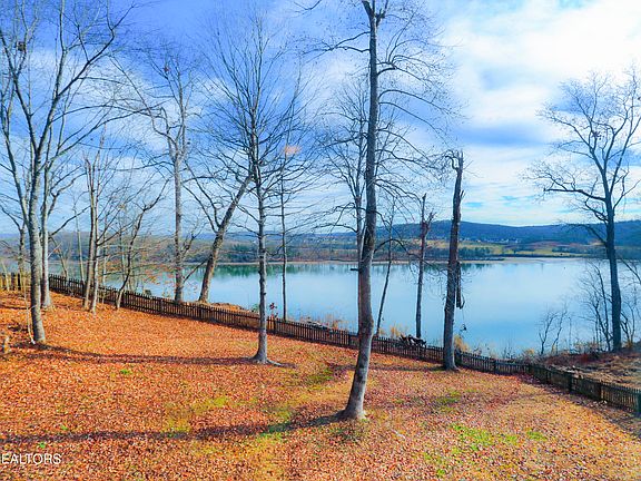 3rd image of 201 Lakeshore Vista Dr