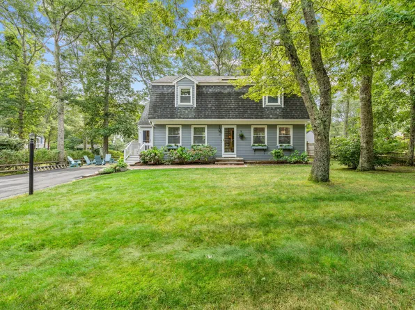 104 Pond Circle, Mashpee, MA 02649