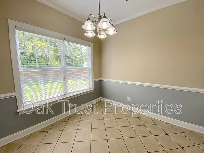 3 bed, 2.0 bath, 1448 sqft, $2,200 — Photo 3