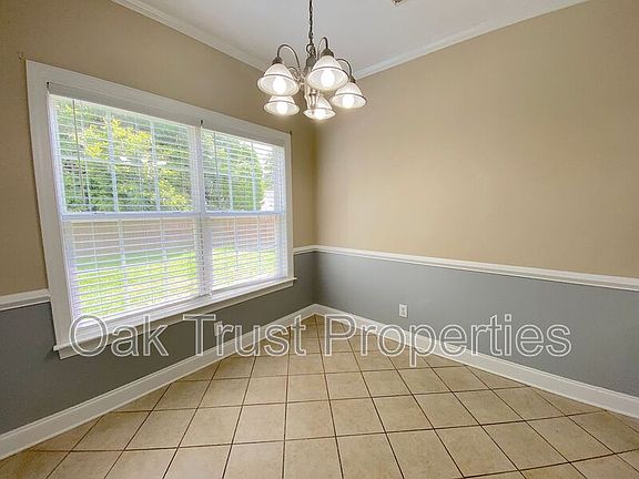 3rd image of 7705 Fayetteville Rd