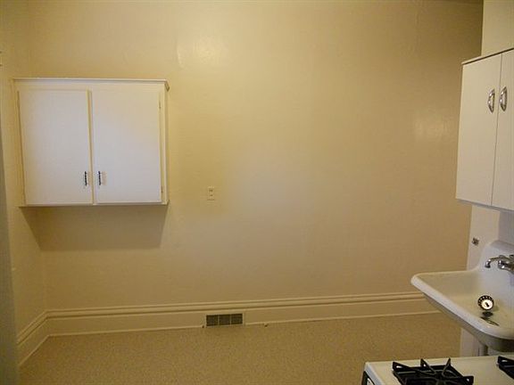 4th image of 808 Bridge St NW APT 1