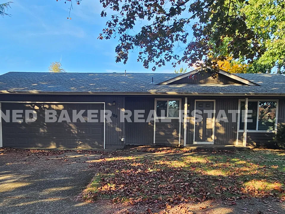 489 Wormwood St SE