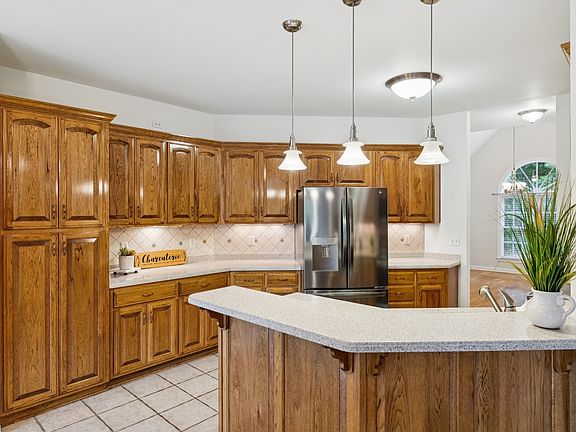 21st image of 4024 Williamsport Pike