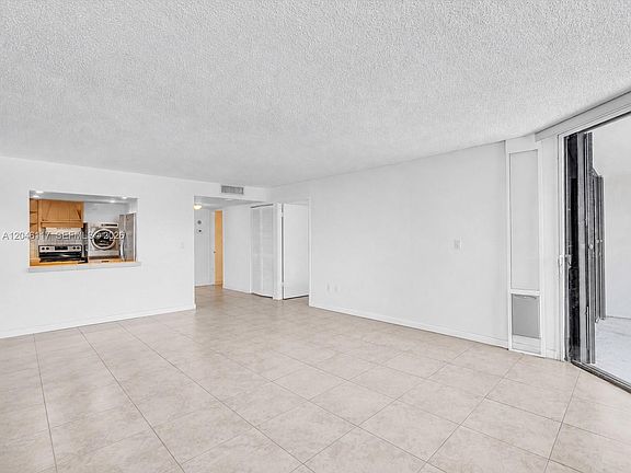 3rd image of 1901 Brickell Ave APT B1203