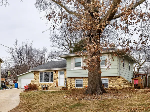 228 Scandia Cir, Des Moines, IA 50315