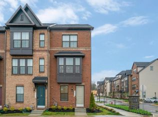 2814 Dart Dr, Alexandria, VA 22306