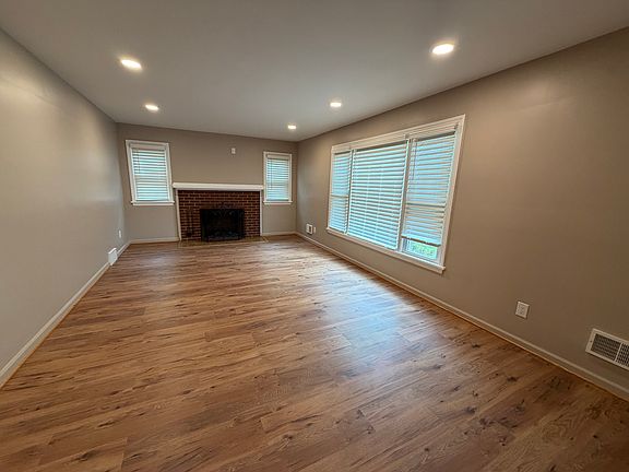 5th image of 211 Willowbend Rd