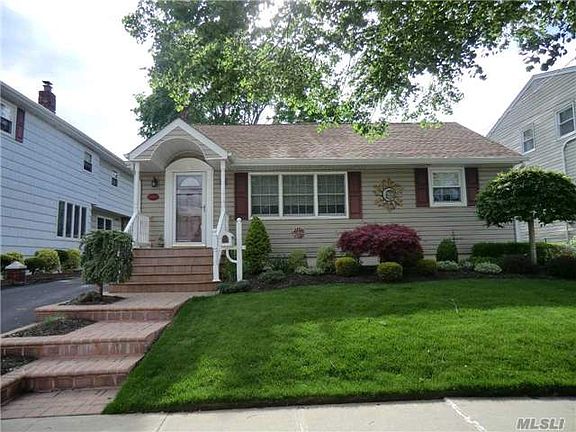 2nd image of 85 Gardner Ave