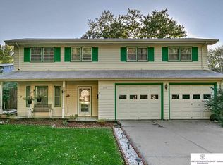 1214 Saint Andrews Rd, Bellevue, NE 68005