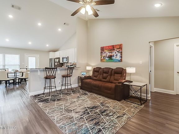 5th image of 13730 Lawton Ln
