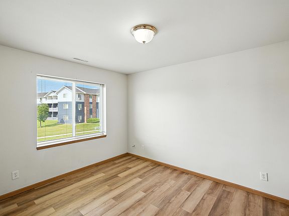 5th image of 3714 Tripp St Unit 303
