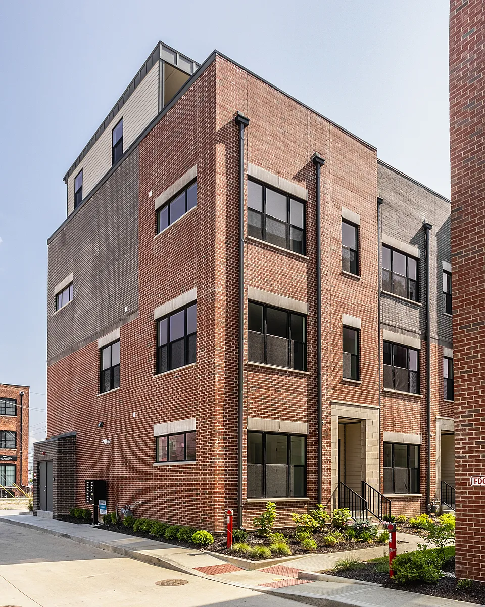 Building Photo - Fynn Pl