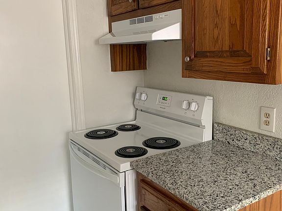 3rd image of 1332 High Meadows Dr