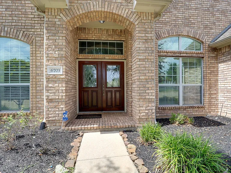 6703 Forsythe Ln — Photo 2