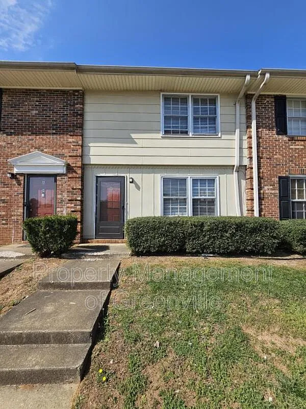 2 bed, 1.0 bath, 1040 sqft, $995 — Photo 1