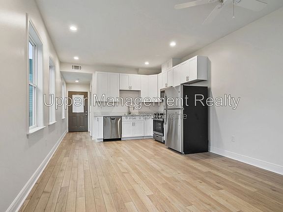 2nd image of 1510 S Robertson St