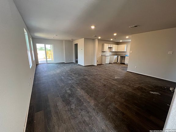 4th image of 5407 Frederick Bluff