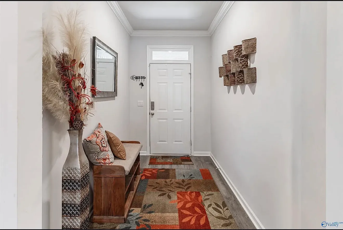 4 bed, 2108 sqft, $1,900 — Photo 4