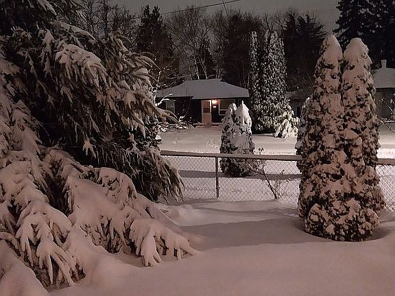 winter out front door 