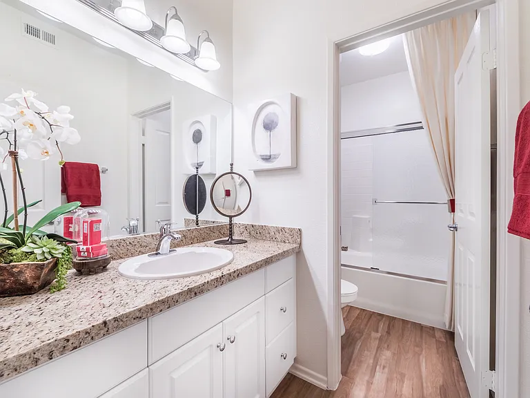 Estancia Apartment Homes — Photo 15