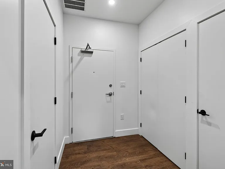123 S Main St #6 — Photo 30