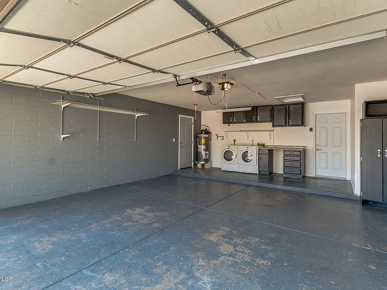 1115 W Barrow Dr — Photo 30