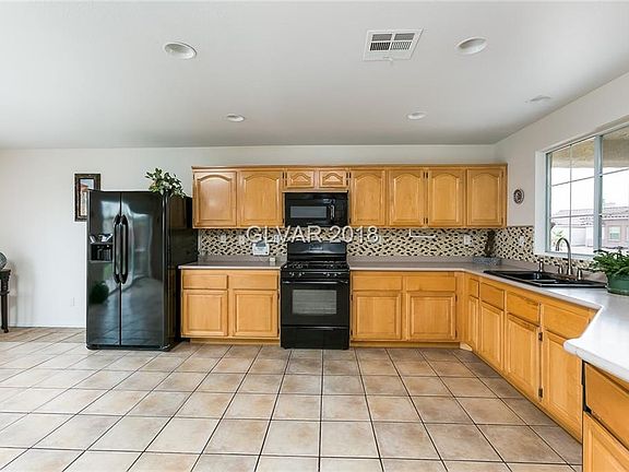 3rd image of 9508 Kelly Creek Ave