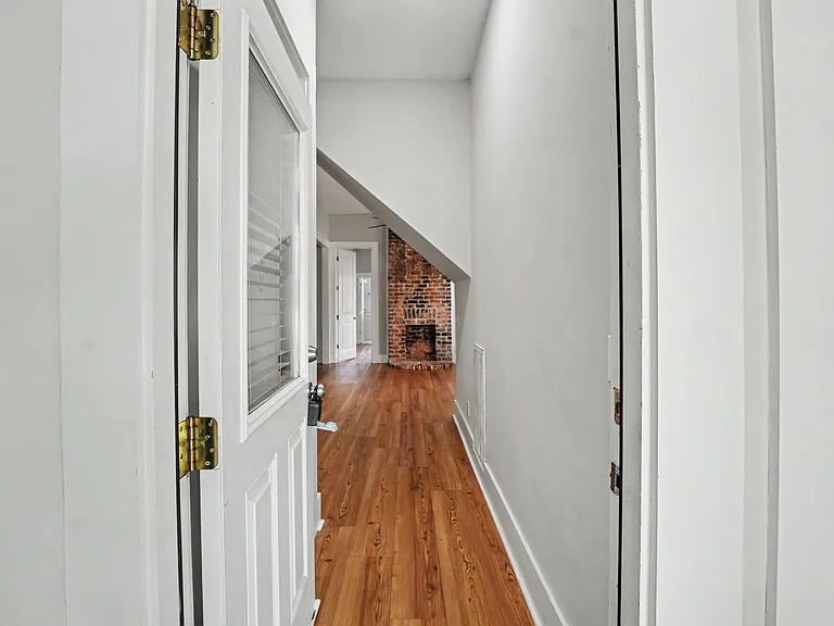 311 W 39th St — Photo 28