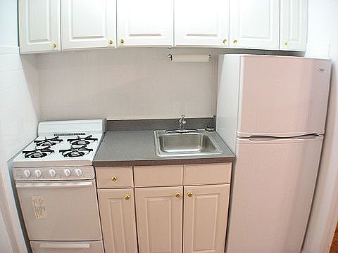 5th image of 321 E 83rd St APT B