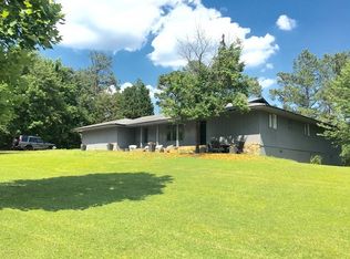 106 Lakeridge Ln, Macon, GA 31211