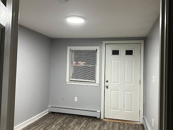 2nd image of 6 West St #1