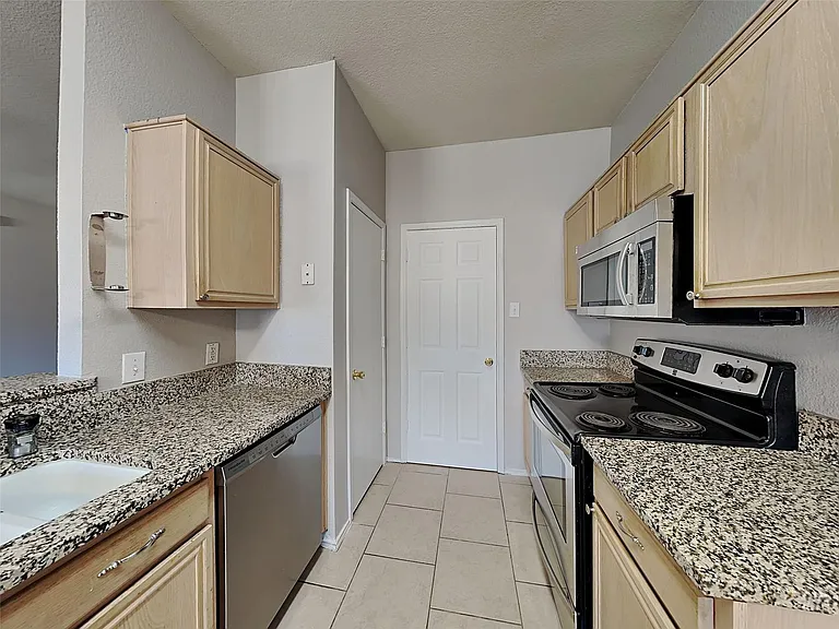 9940 Blue Bell Dr — Photo 6