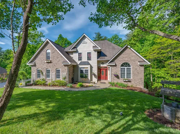 417 Kanuga Forest Dr, Hendersonville, NC 28739