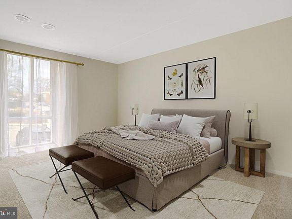 4th image of 5701 Indian Ct APT 2C