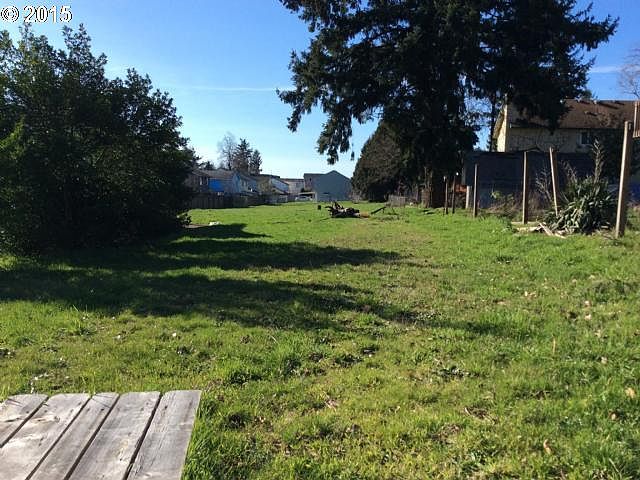 2nd image of 2721 SE 101st Ave