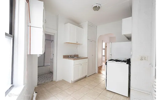 Rented by Douglas Elliman | media 10