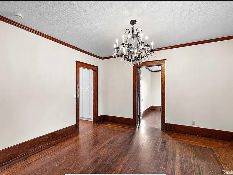 438 N Bailey St — Photo 12