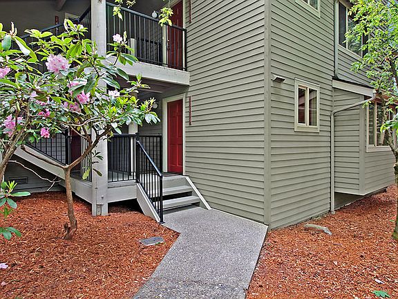 2nd image of 14614 NE 80th Pl #B36