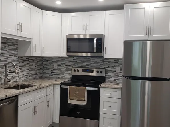 912 Flanders S, Delray Beach, FL 33484