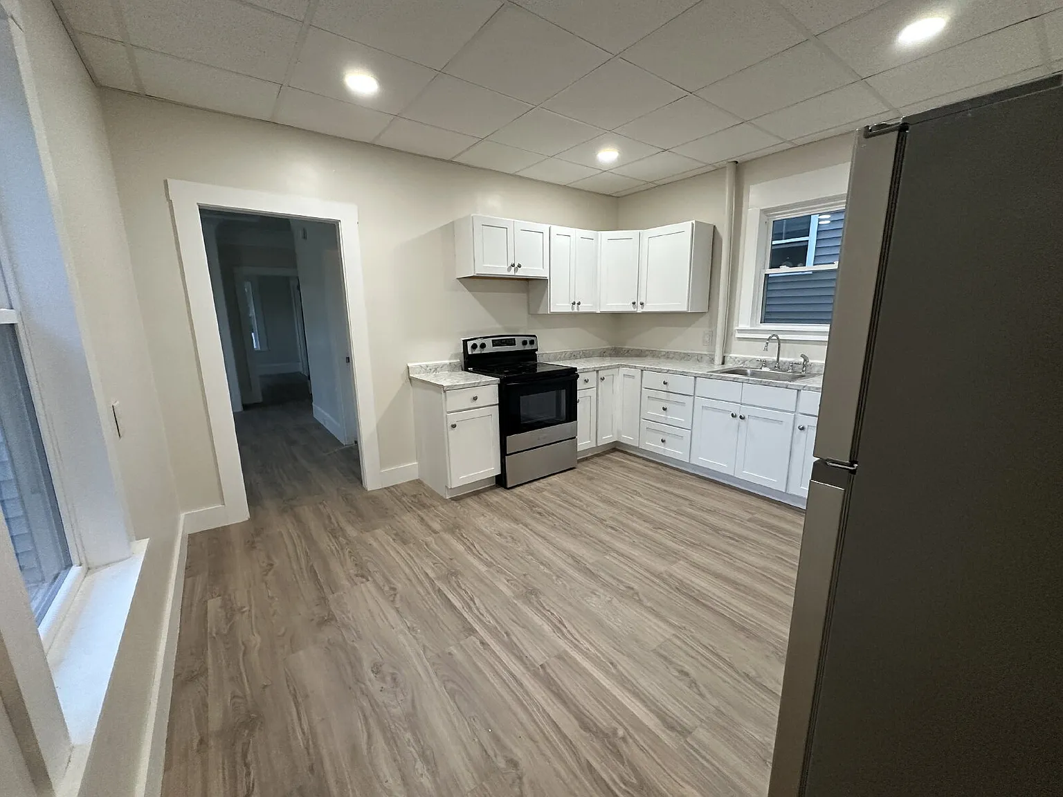 3 bed, 1.0 bath, $2,650 — Photo 3