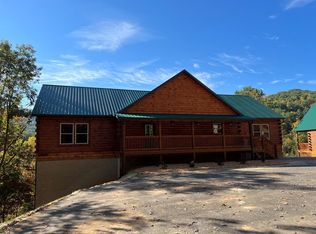 825 String Run Way, Pigeon Forge, TN 37863