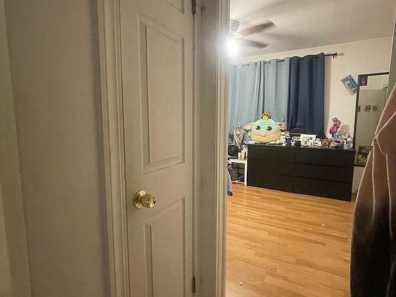 3rd image of 1754 E Oakton St APT 205